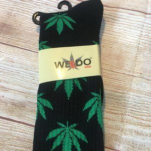 NEW Unisex Weedo Socks Black w/ green leaf 🍃 Bundle them up!